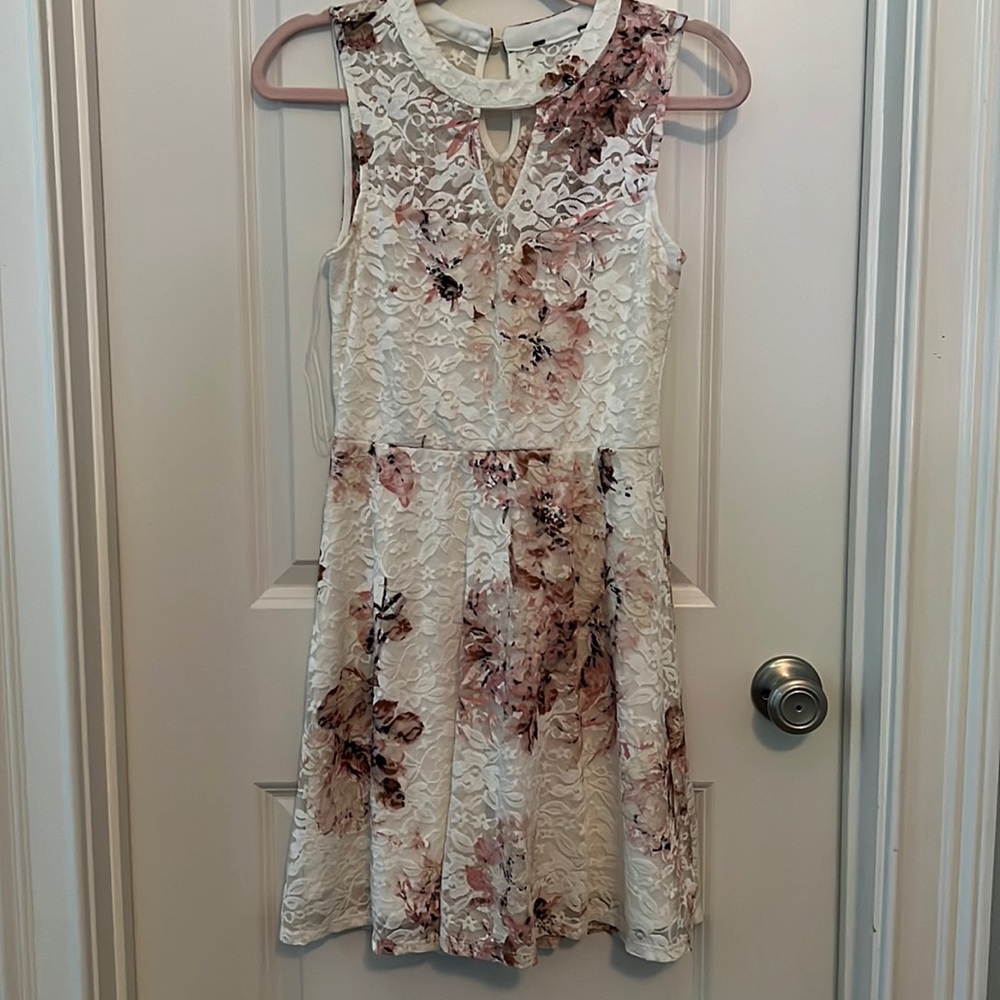 Girls lace dress size 10/12